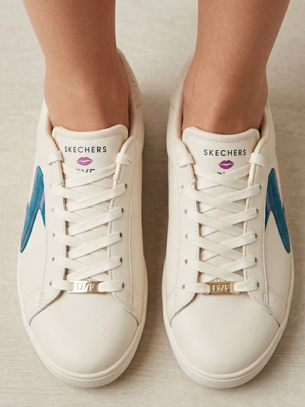 Skechers Women's Cream Sneakers with Teal Accent Sz 10